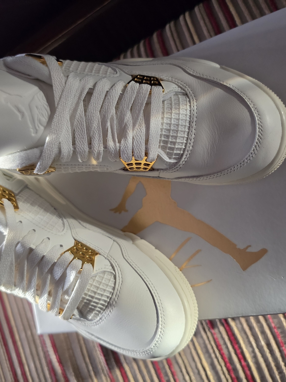 AIR Jordan Women's White and Gold Sneakers SIZE 8 USED ONCE. IN GREAT CONDITION - Picture 8 of 16